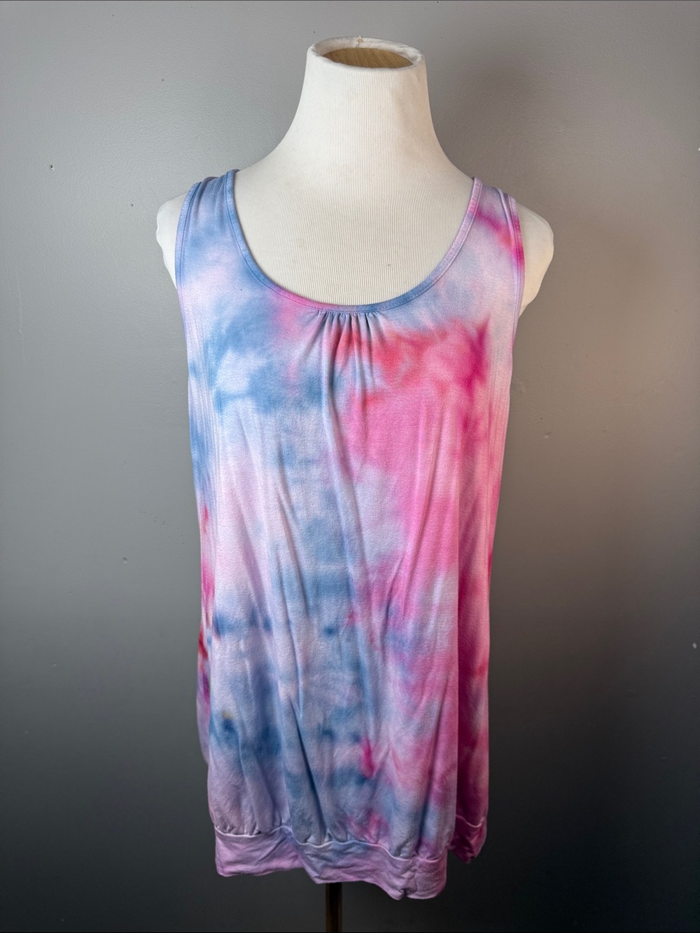 Tie-Dye Scoop Neck Tank Top - Pink & Blue